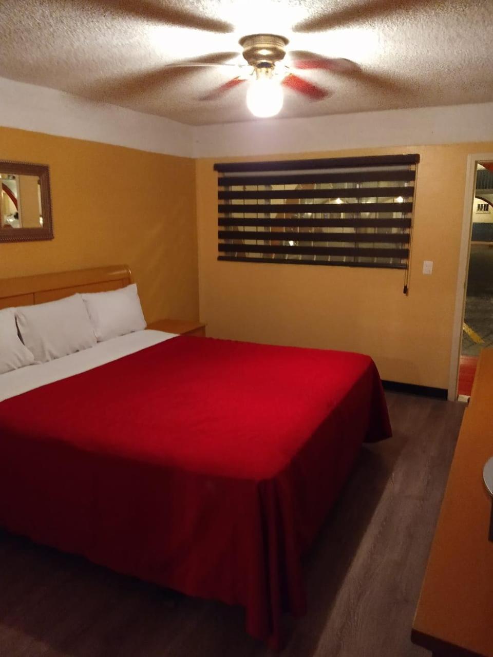 Hotel Boulevard เม็กซิกาลิ ภายนอก รูปภาพ